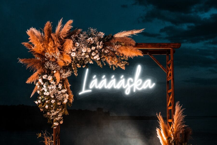 neonovy napis laaaska